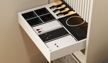 Szuflada szufladzie nierówna. Na co zwrócić uwagę projektując nowoczesną strefę przechowywania?